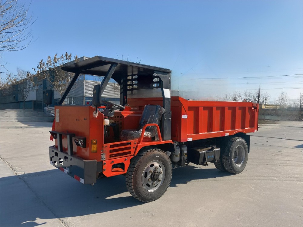 客戶定制山東琦源重工機(jī)械運(yùn)輸車